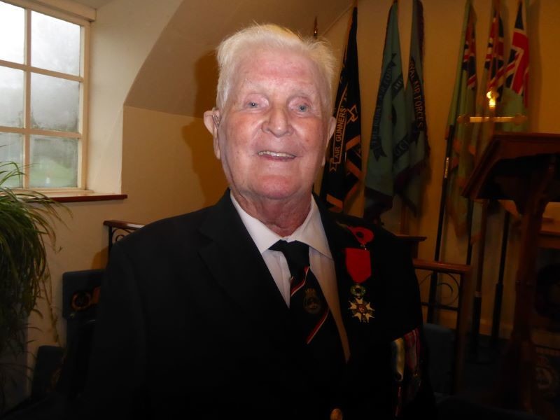 Other image for D-Day hero dies aged 94